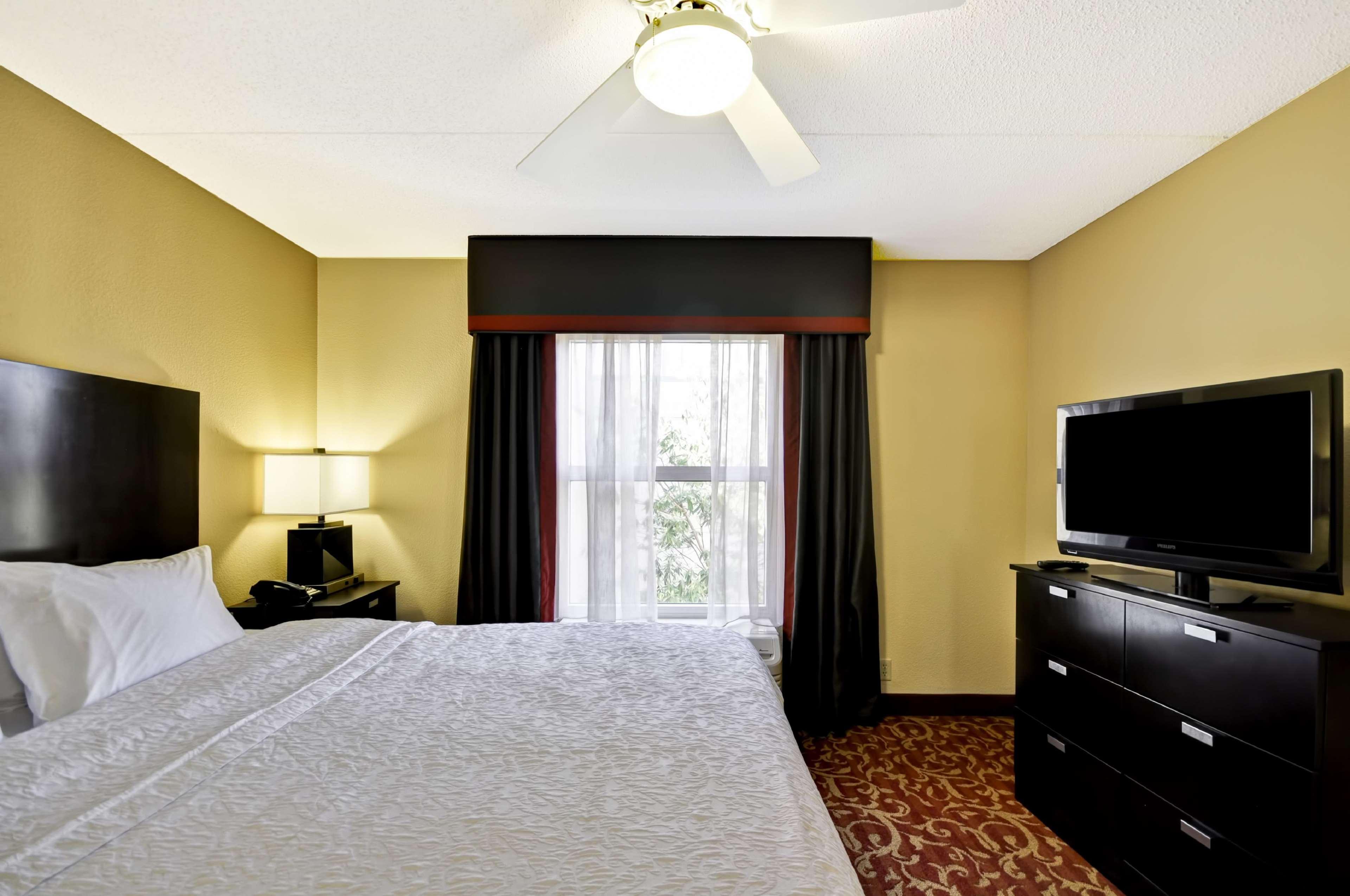 Hotel Hampton & East Germantown Area 3*