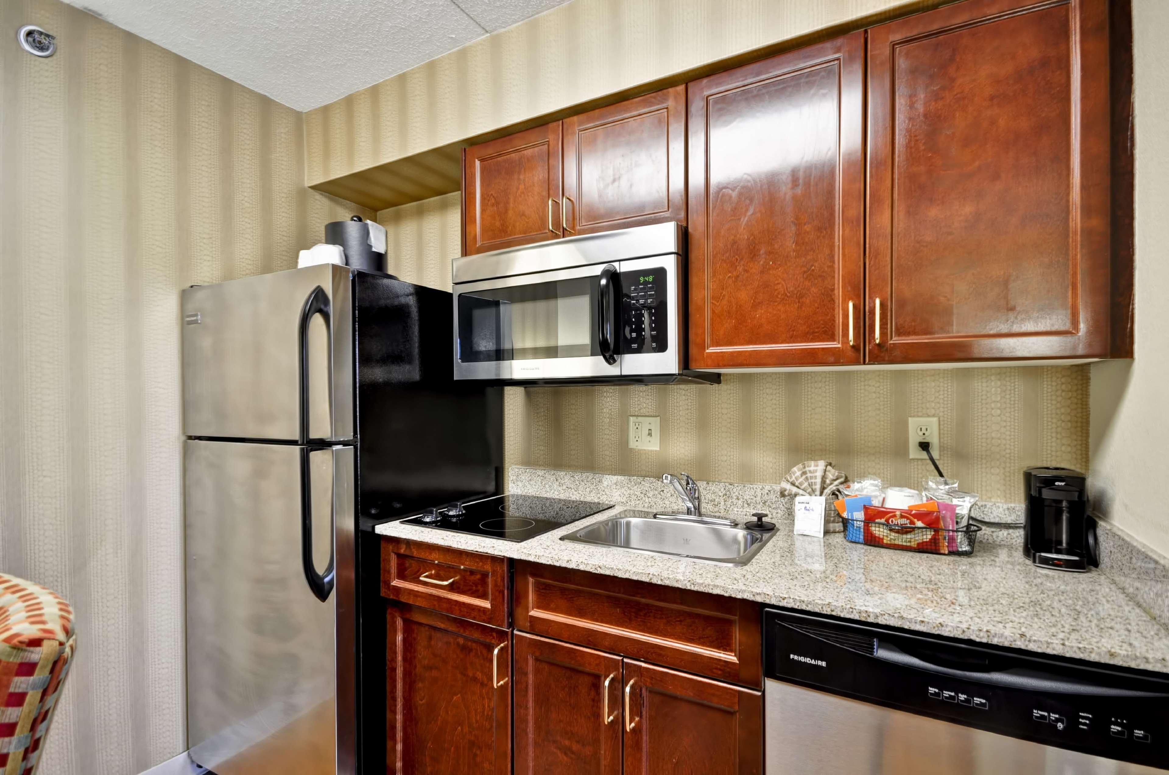 Hampton & East Germantown Area Hotel 3*
