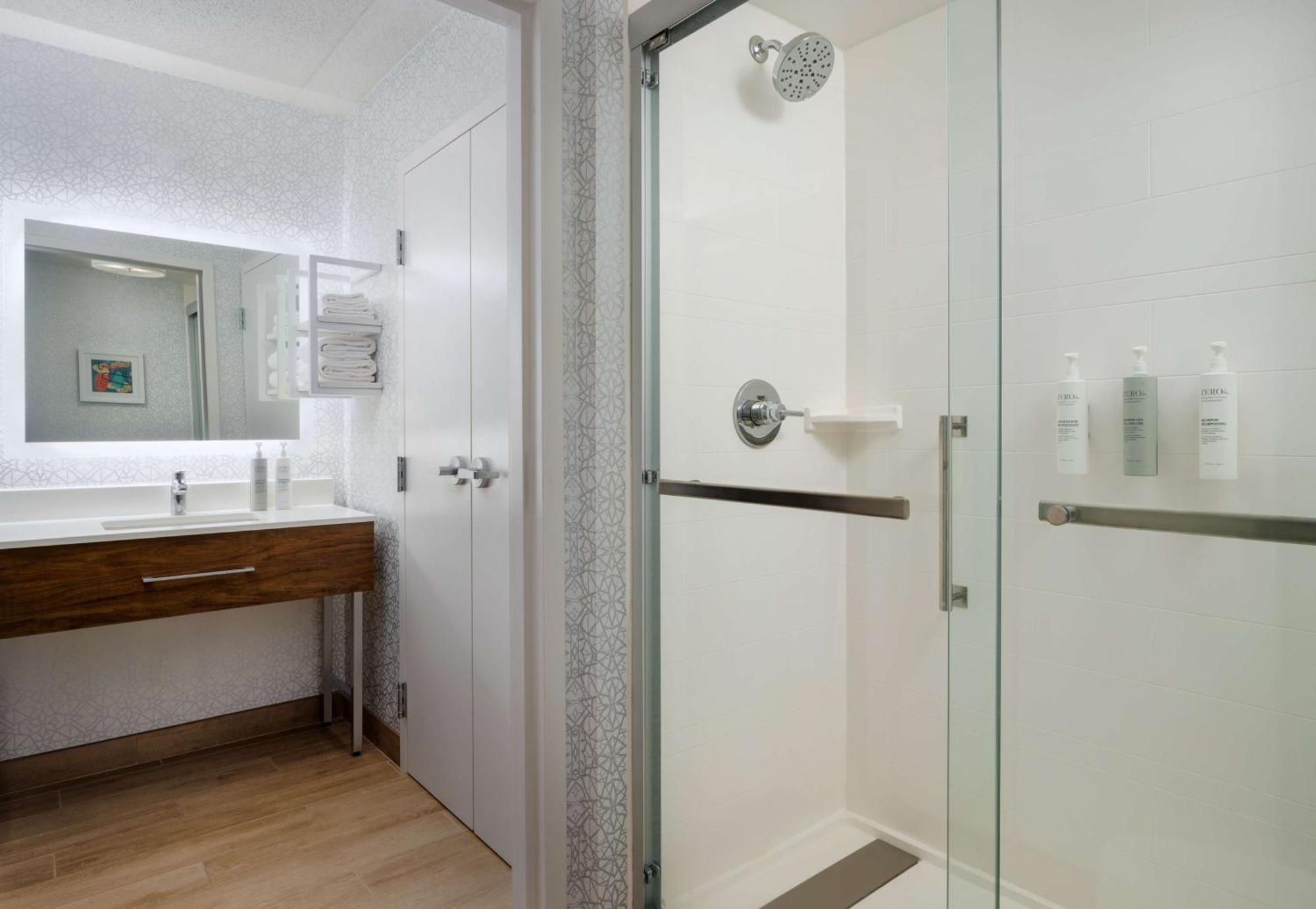 Hotel Hampton & East Germantown Area 3*