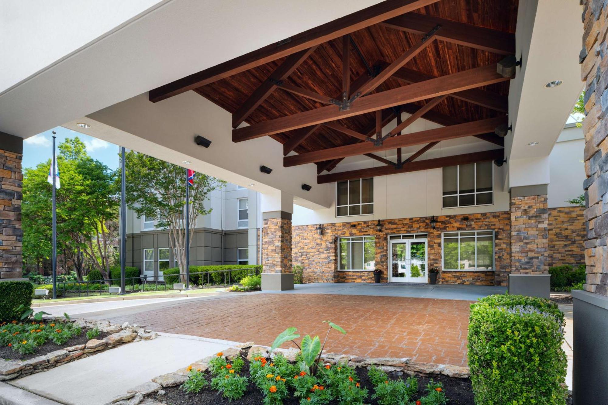 Hampton & East Germantown Area Hotel