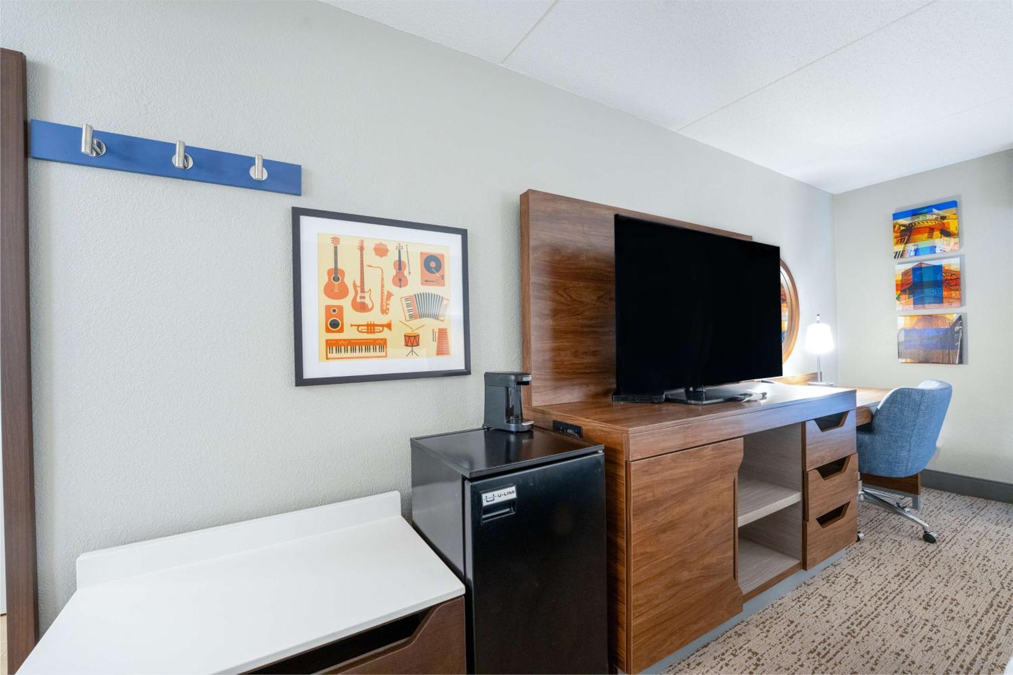 Hampton & East Germantown Area Hotel