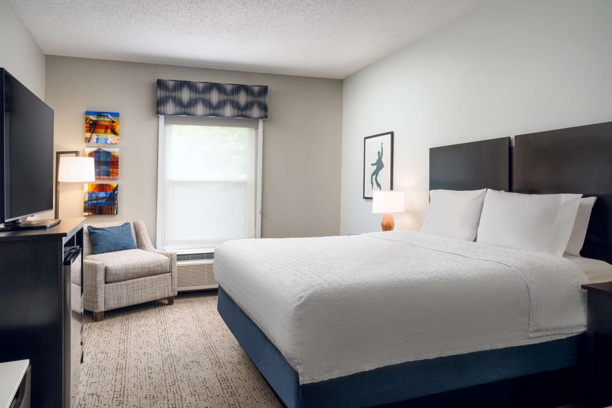 Hampton & East Germantown Area Hotel