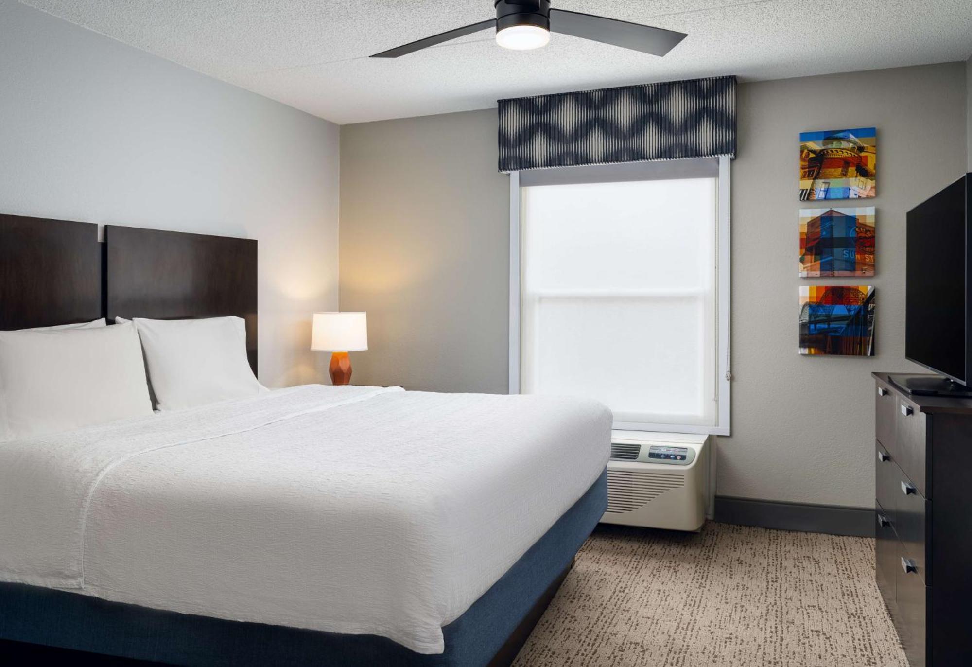 Hotel Hampton & East Germantown Area