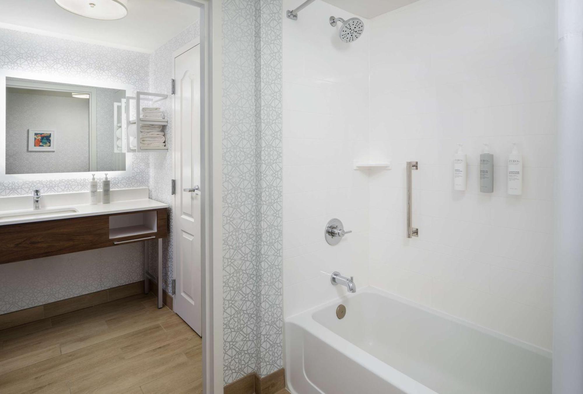 Hotel Hampton & East Germantown Area 3*