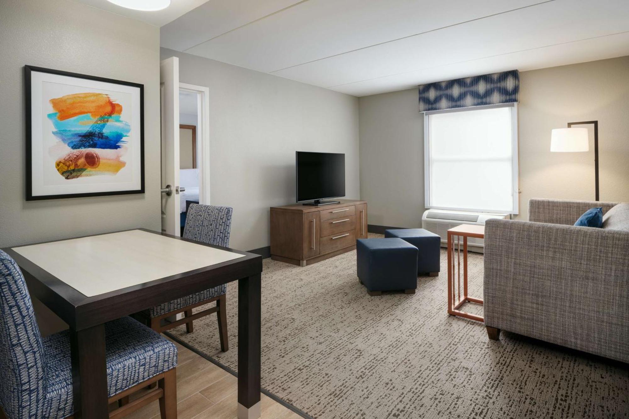 Hampton & East Germantown Area Hotel 3*